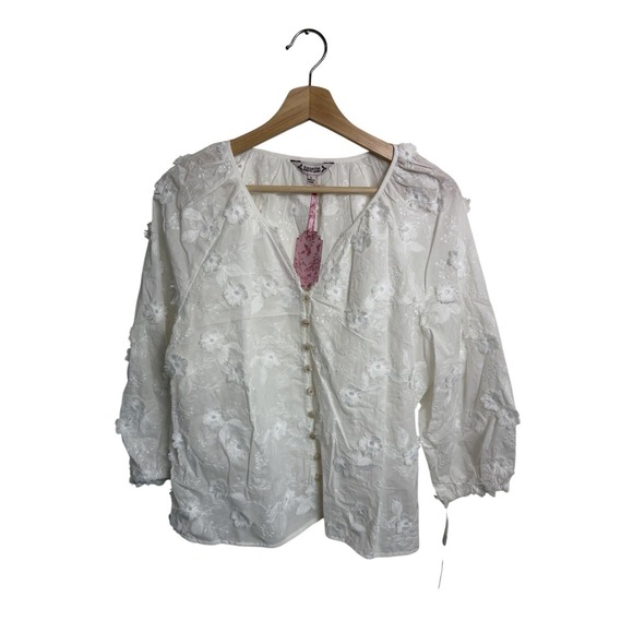 Nanette Lepore Tops - Nanette Lepore Women's Flower Appliqué Embroidered Pearl Button Blouse White SzL